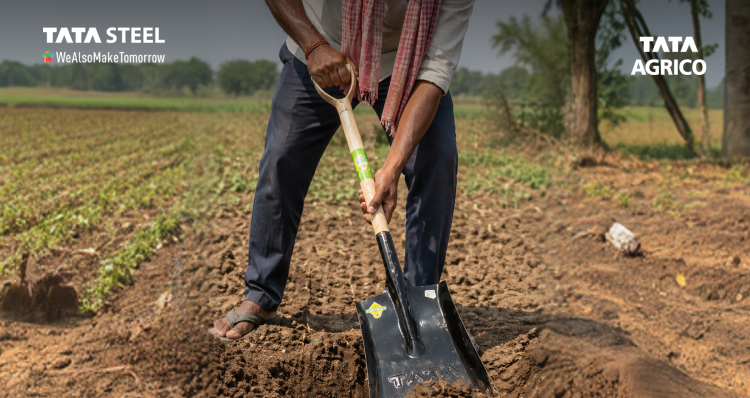 What Professionals Look for in a Durable and Strong Shoveling Tool